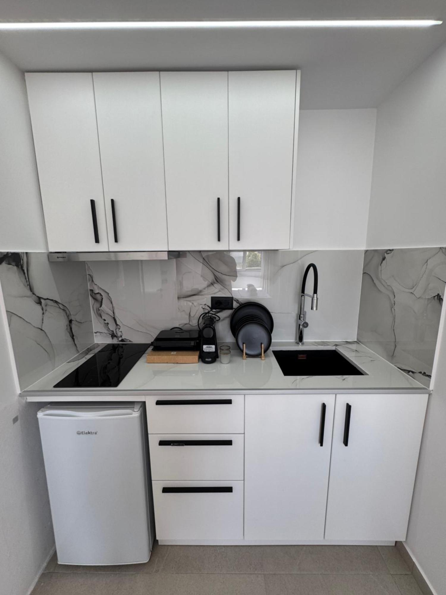 Aliko - Sea View Apartament Saranda
